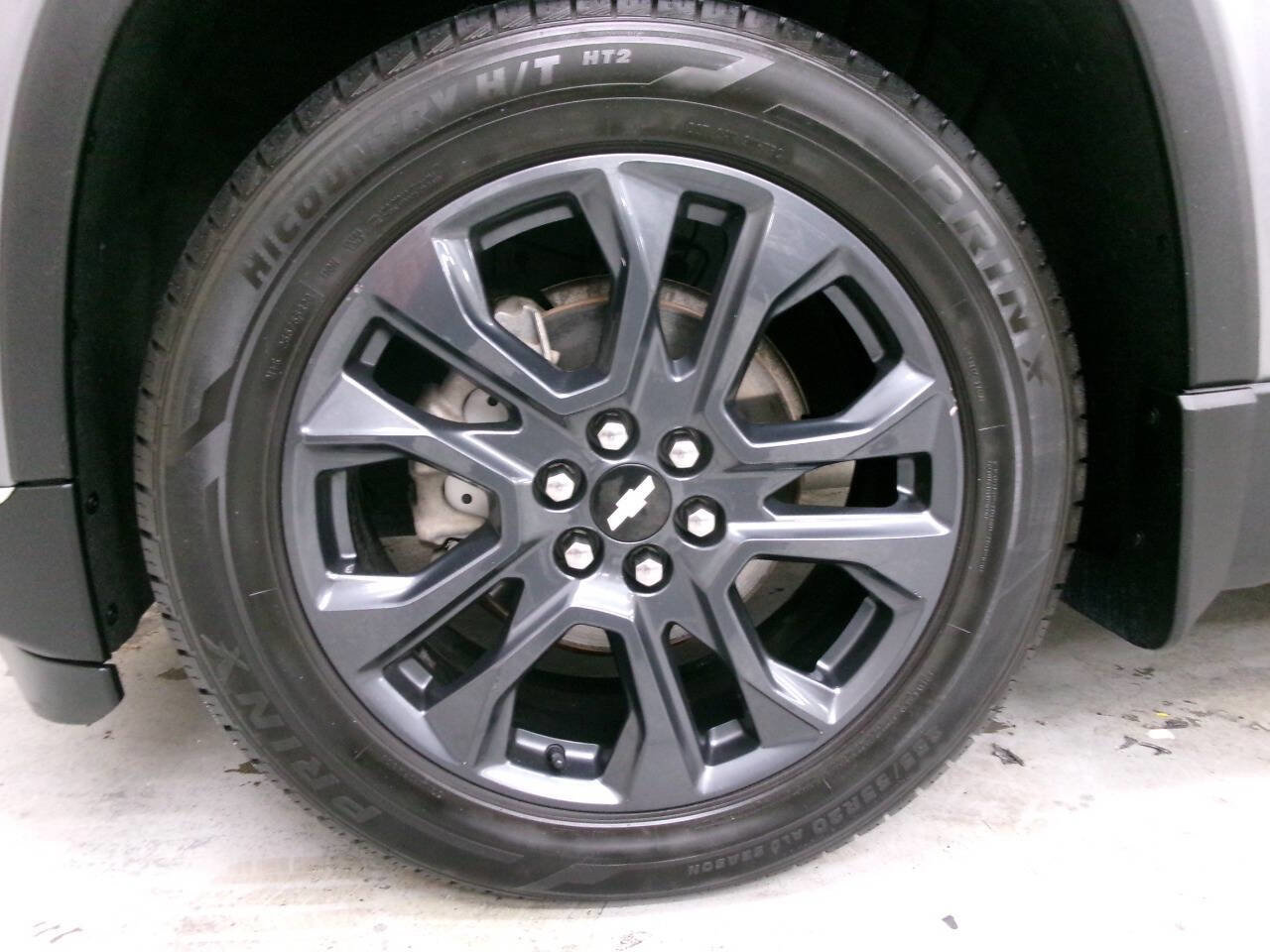 Used 2021 Chevrolet Traverse RS image 2