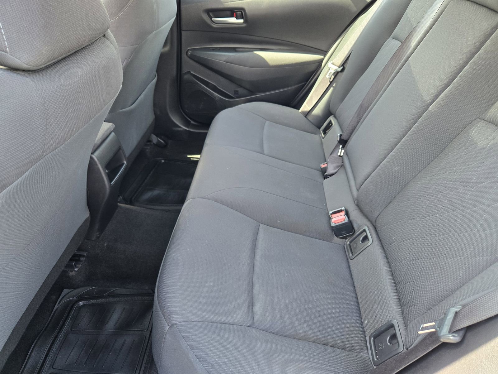 Used 2020 Toyota Corolla LE FWD image 27