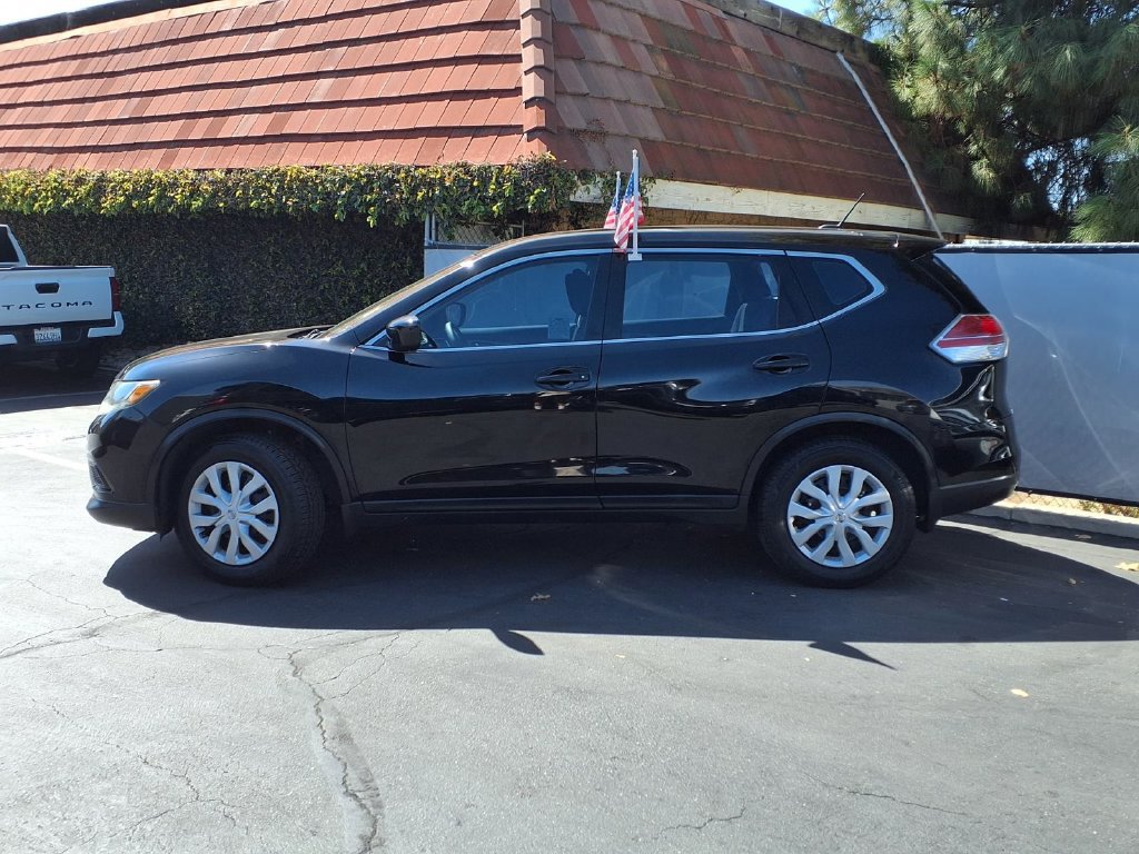Used 2016 Nissan Rogue S FWD image 2