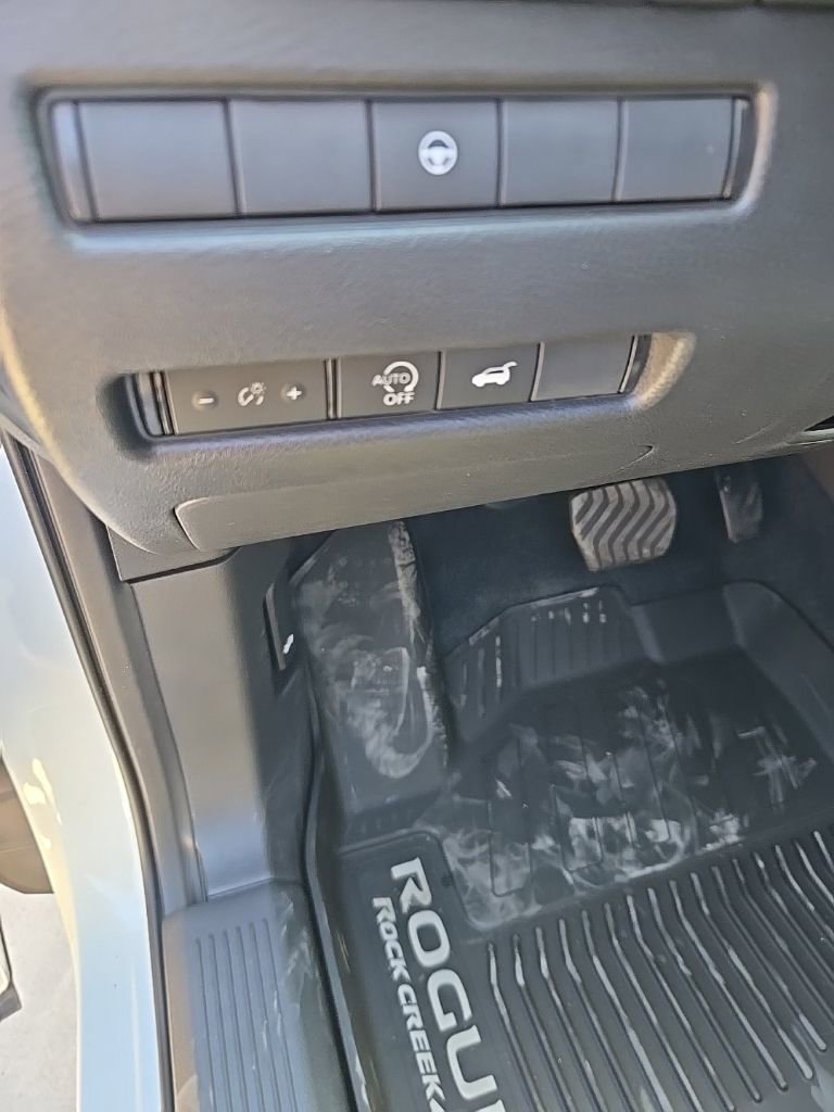 New 2026 Nissan Rogue SV image 6