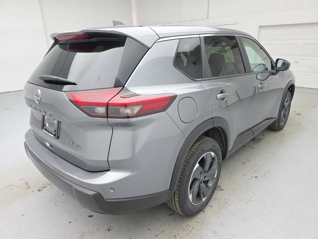 Used 2024 Nissan Rogue SV AWD/4WD image 11