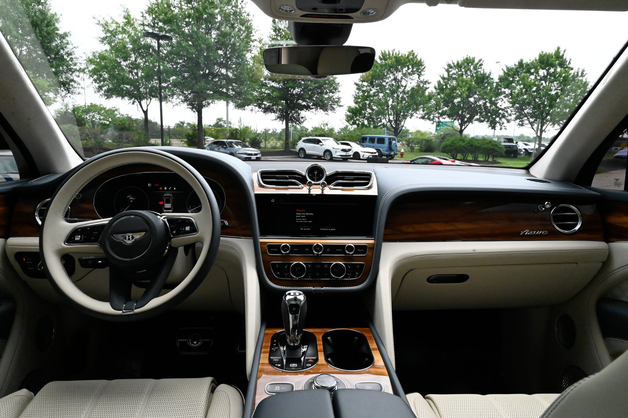 Used 2023 Bentley Bentayga AWD/4WD image 46