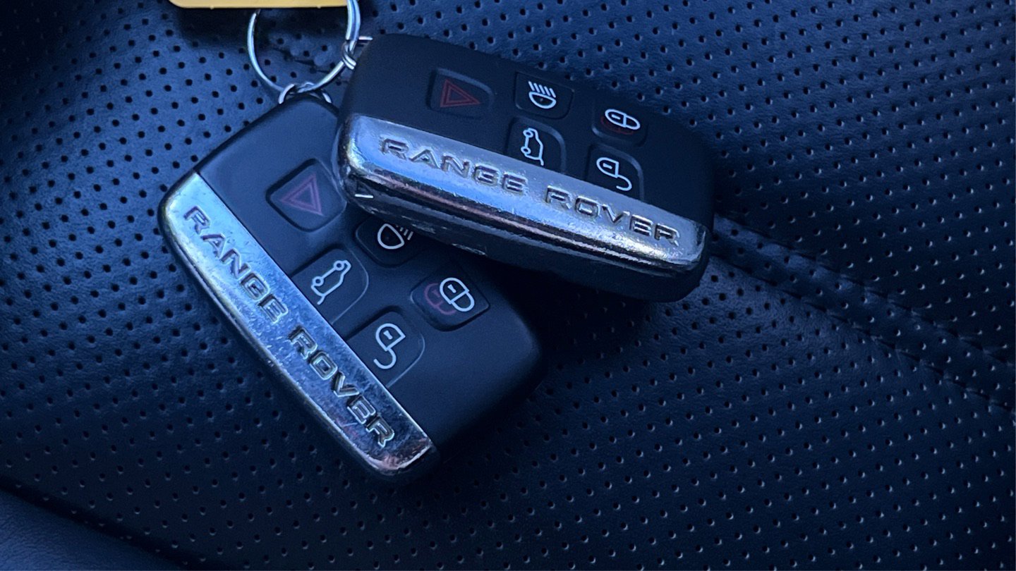 Used 2016 Land Rover Range Rover HSE image 22