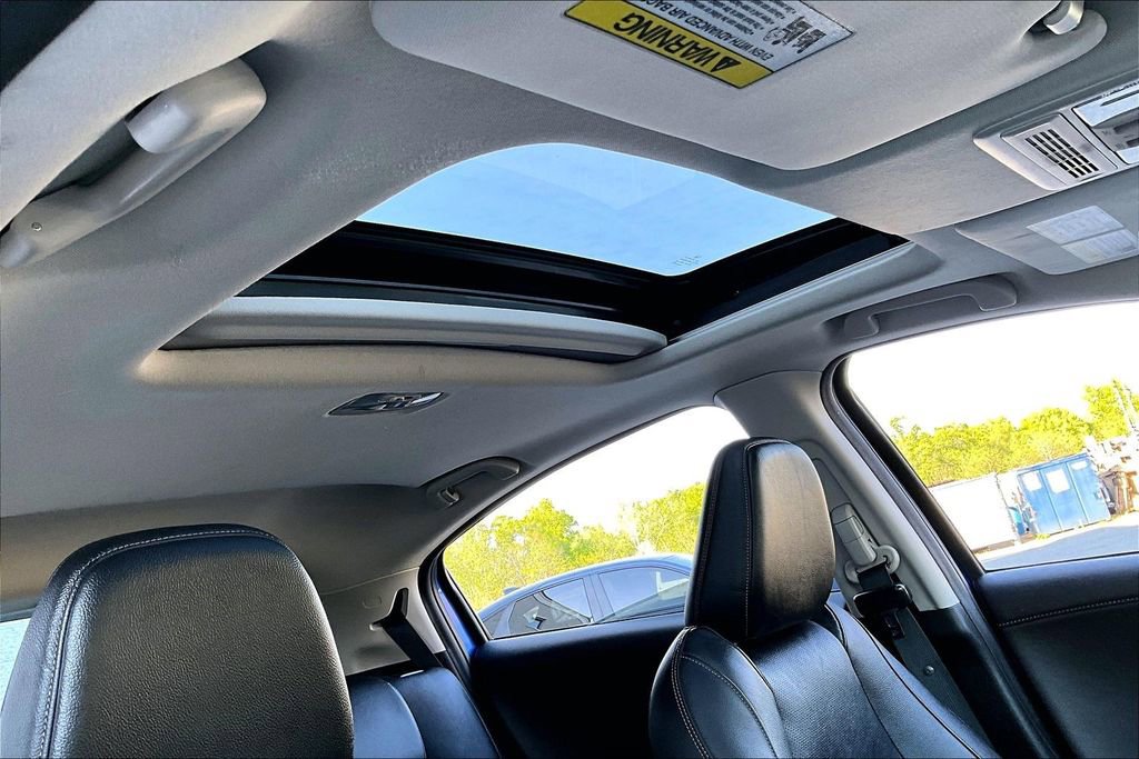 Used 2020 Honda HR-V Touring image 25