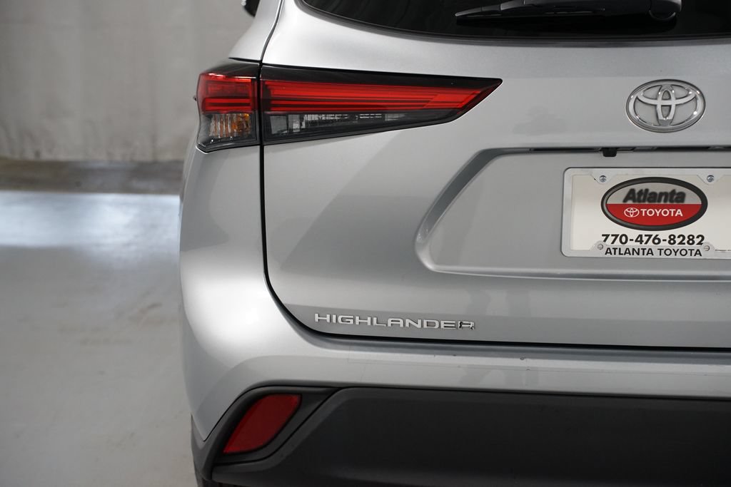 Used 2023 Toyota Highlander L FWD image 10