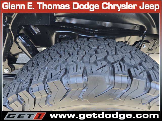 Certified 2023 Jeep Gladiator Sport AWD/4WD image 36