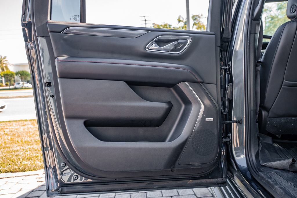 Used 2021 Chevrolet Suburban RST w/ Luxury Package RWD image 34