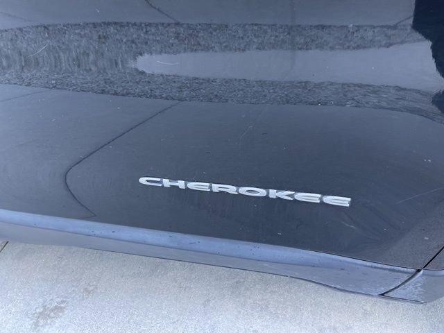 Used 2019 Jeep Cherokee Limited w/ Luxury Group image 21