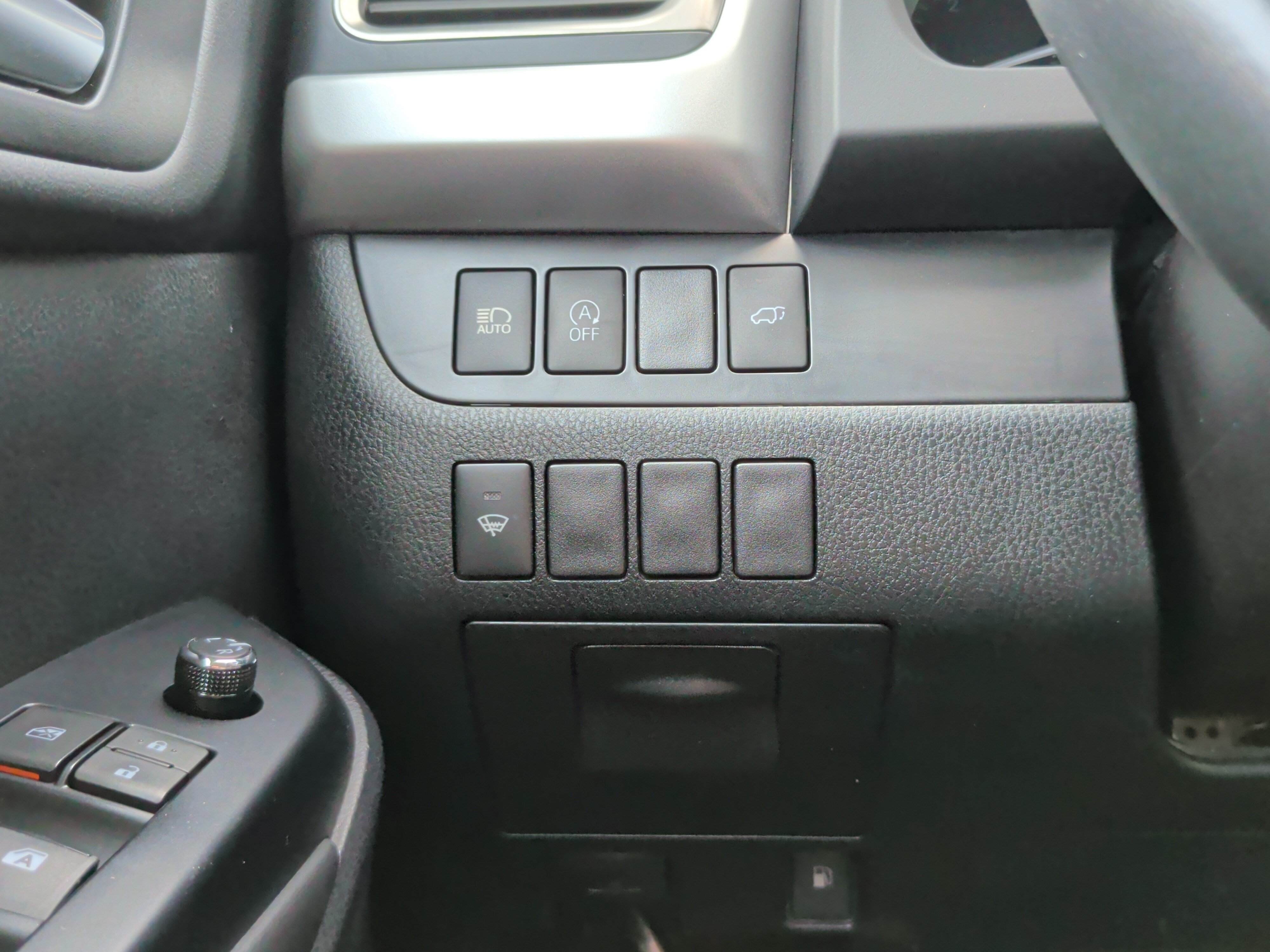 Used 2019 Toyota Highlander XLE AWD/4WD image 26