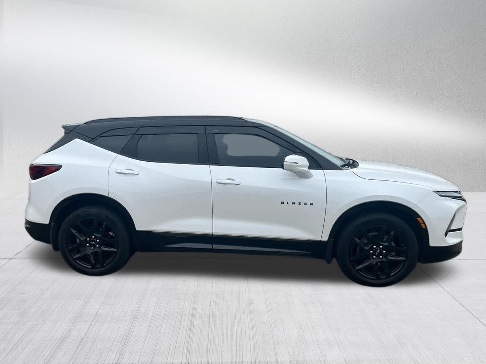 Used 2023 Chevrolet Blazer RS w/ Driver Confidence II Package AWD/4WD image 2