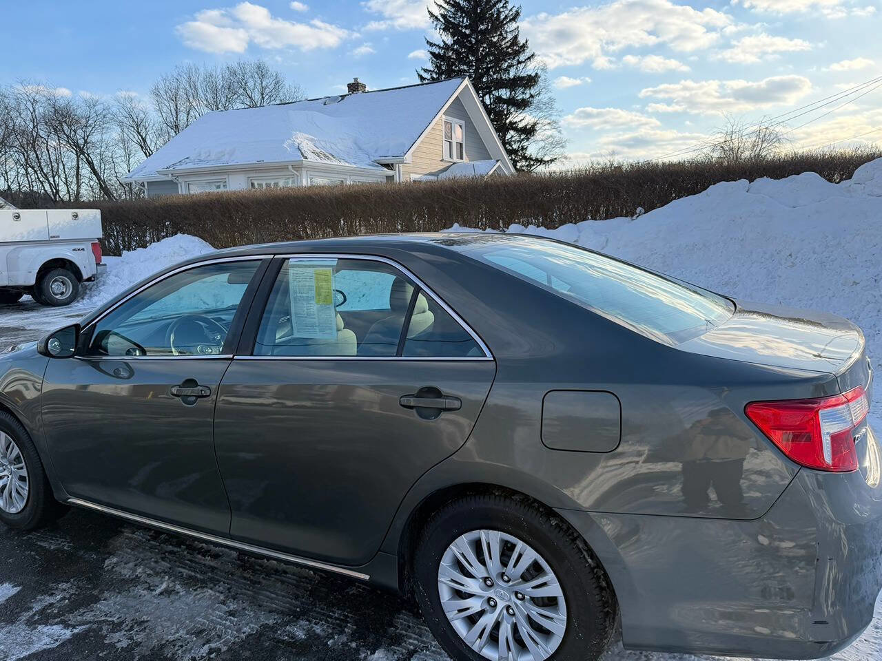 Used 2014 Toyota Camry LE image 15