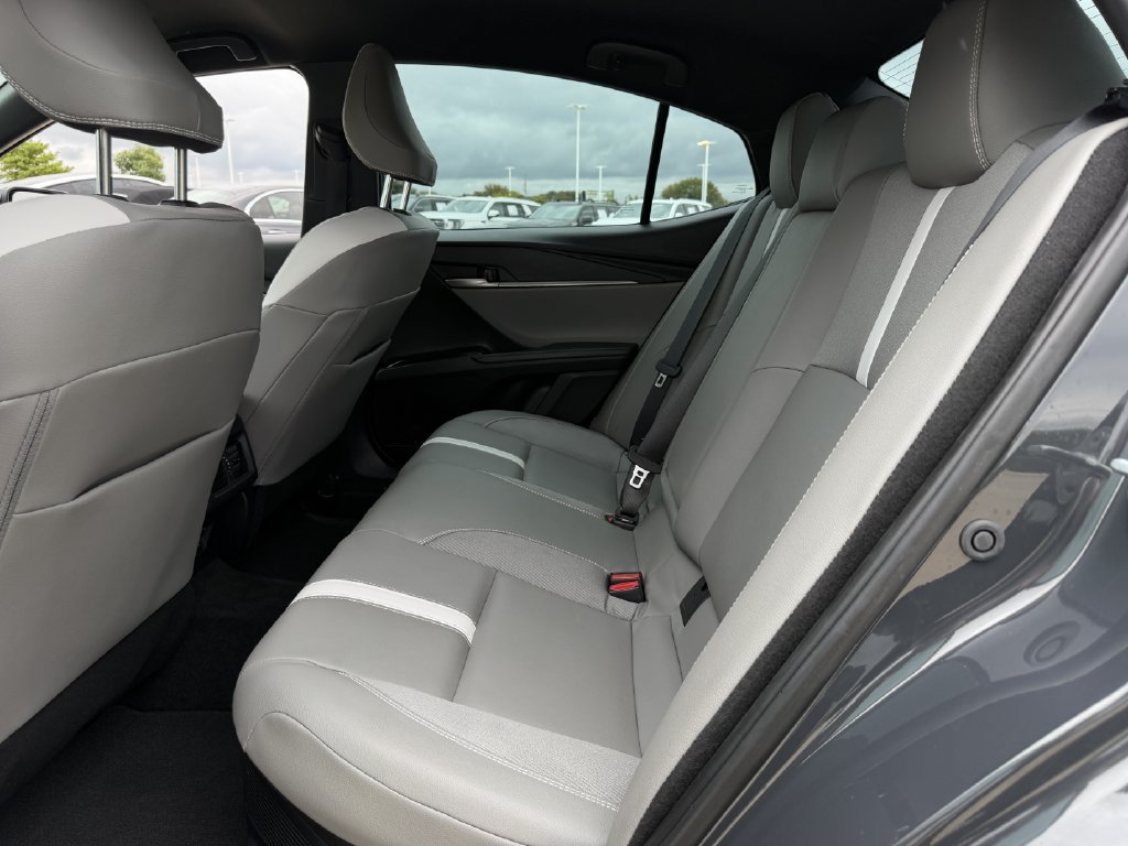 Used 2025 Toyota Camry SE FWD image 26