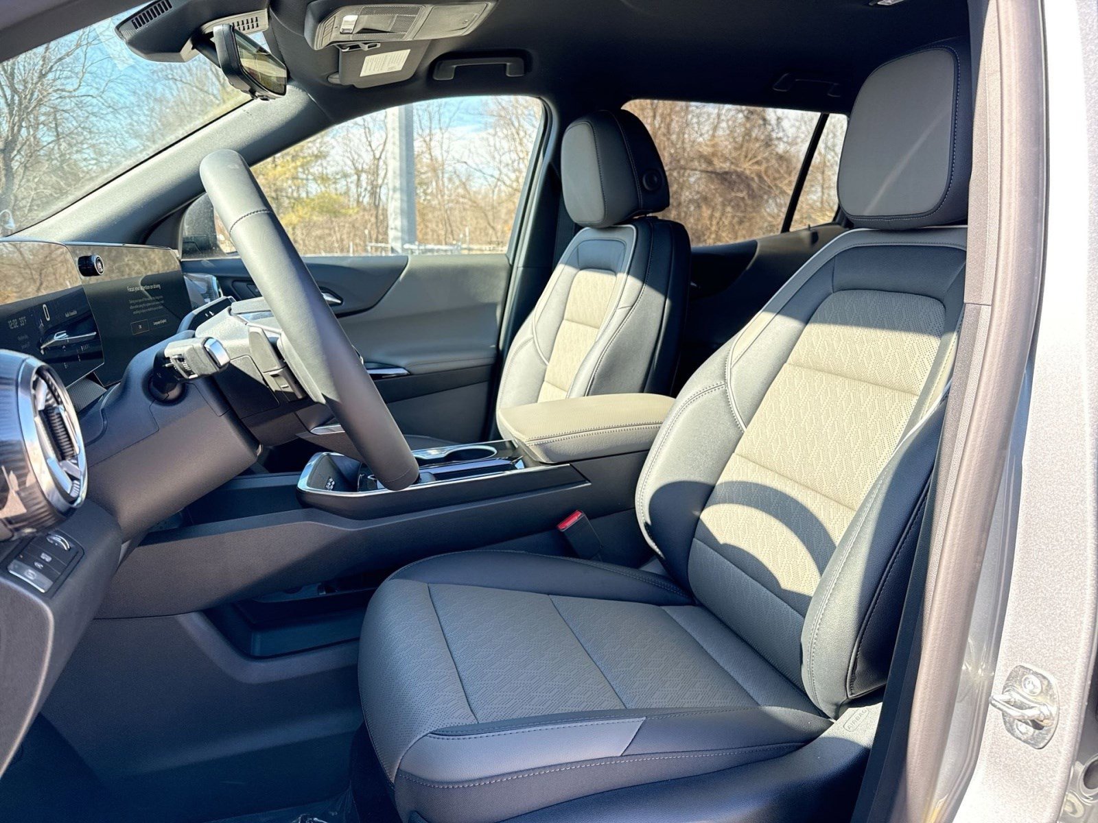 New 2026 Chevrolet Equinox LT w/ Convenience Package II image 13