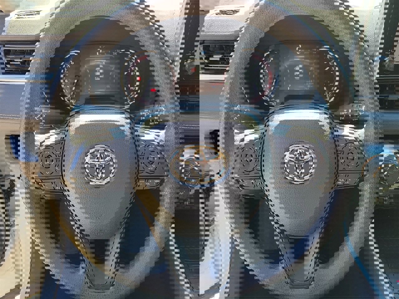 Used 2024 Toyota RAV4 XLE image 18