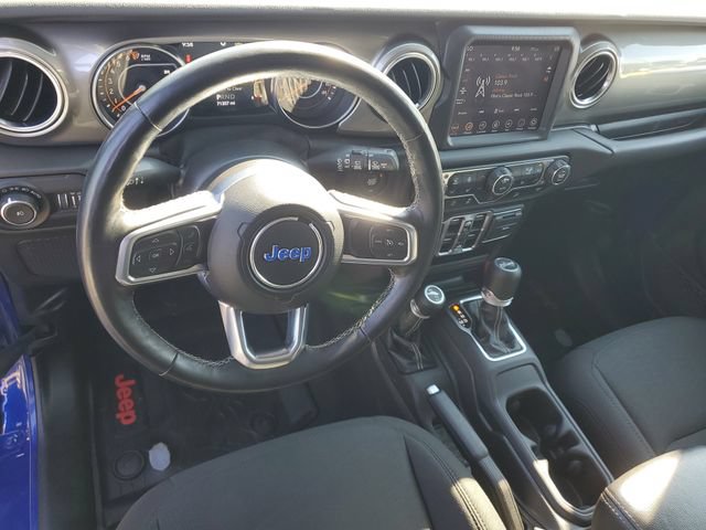 Used 2020 Jeep Wrangler Unlimited Sahara w/ Uconnect 4C Nav & Sound Group AWD/4WD image 18
