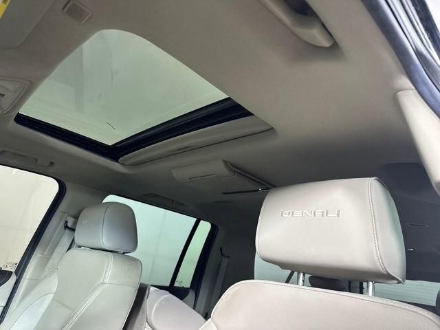 Used 2019 GMC Yukon XL Denali w/ Denali Ultimate Package AWD/4WD image 12