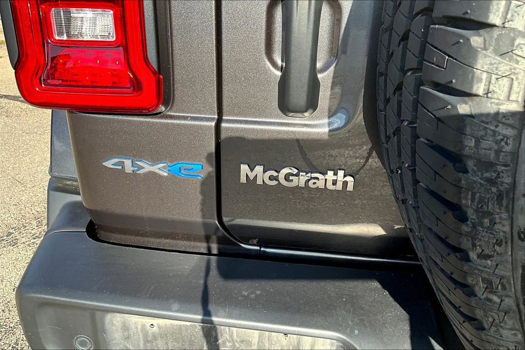 Used 2021 Jeep Wrangler Unlimited Sahara w/ Cold Weather Group image 25