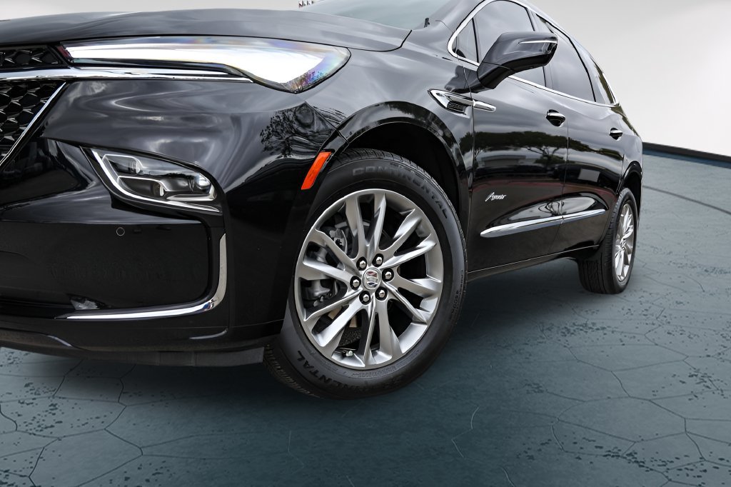 Used 2023 Buick Enclave Avenir w/ Avenir Technology Package FWD image 3