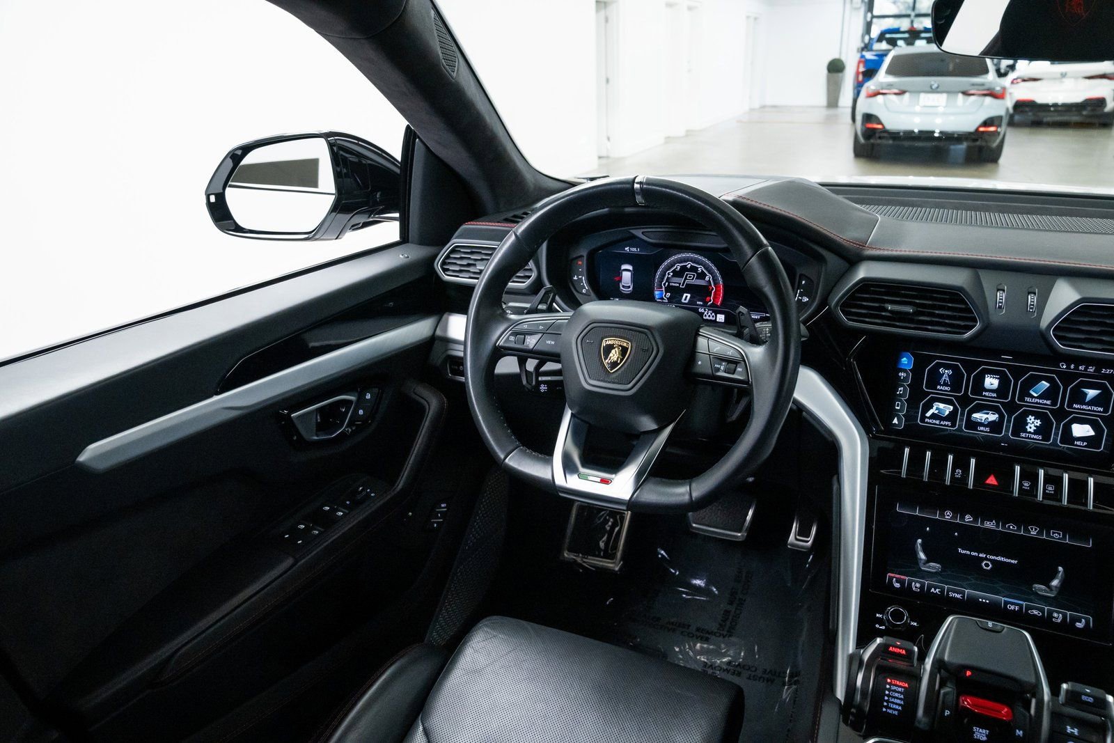 Used 2020 Lamborghini Urus image 10