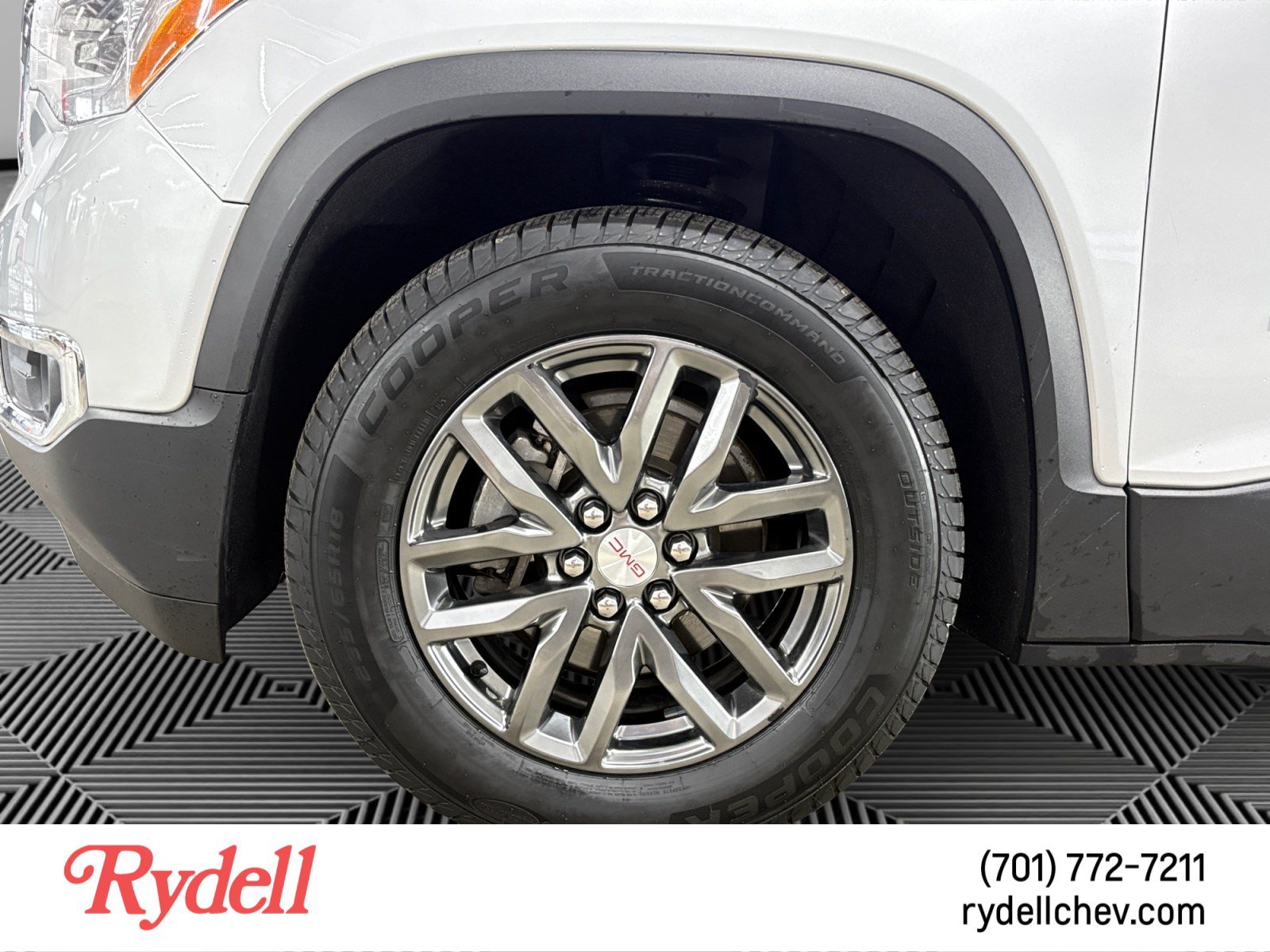 Used 2018 GMC Acadia SLT AWD/4WD image 9