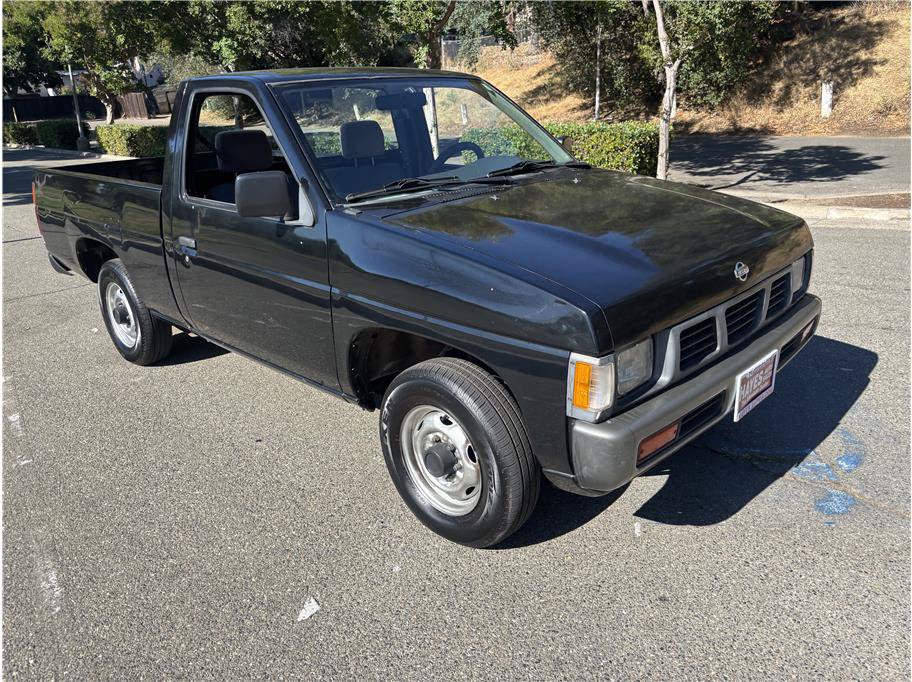 Used 1995 Nissan Pickup 2WD Regular Cab image 1