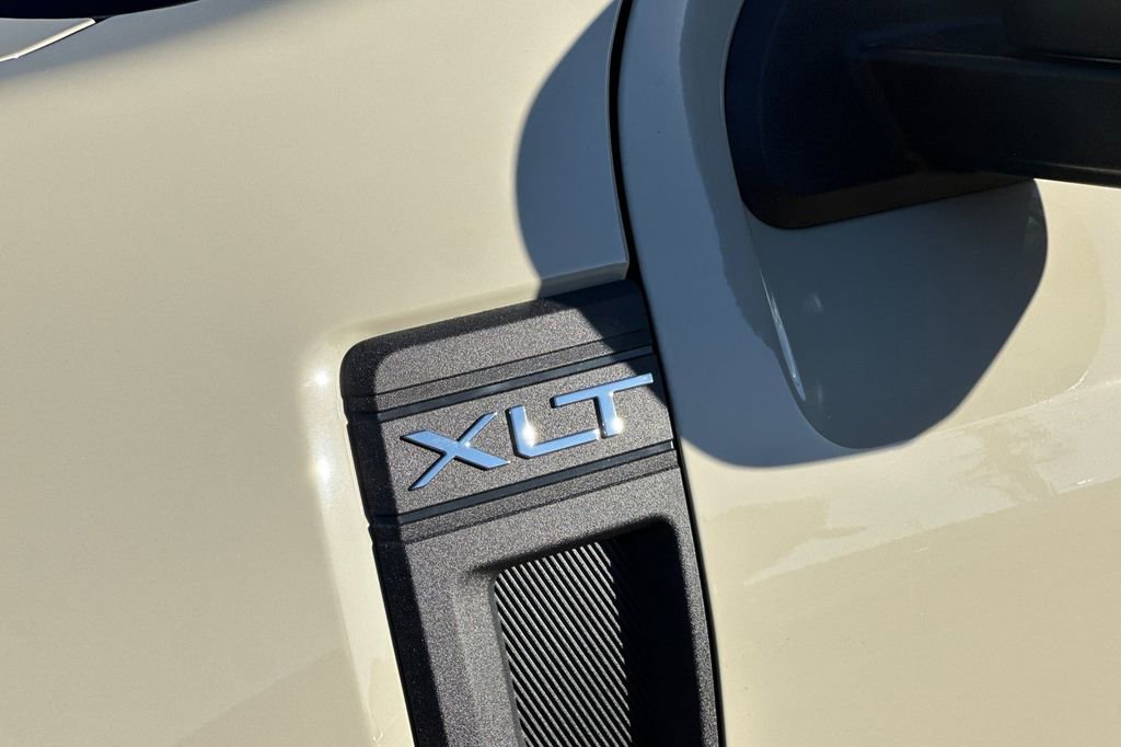 New 2025 Ford Maverick XLT w/ XLT Luxury Package image 7