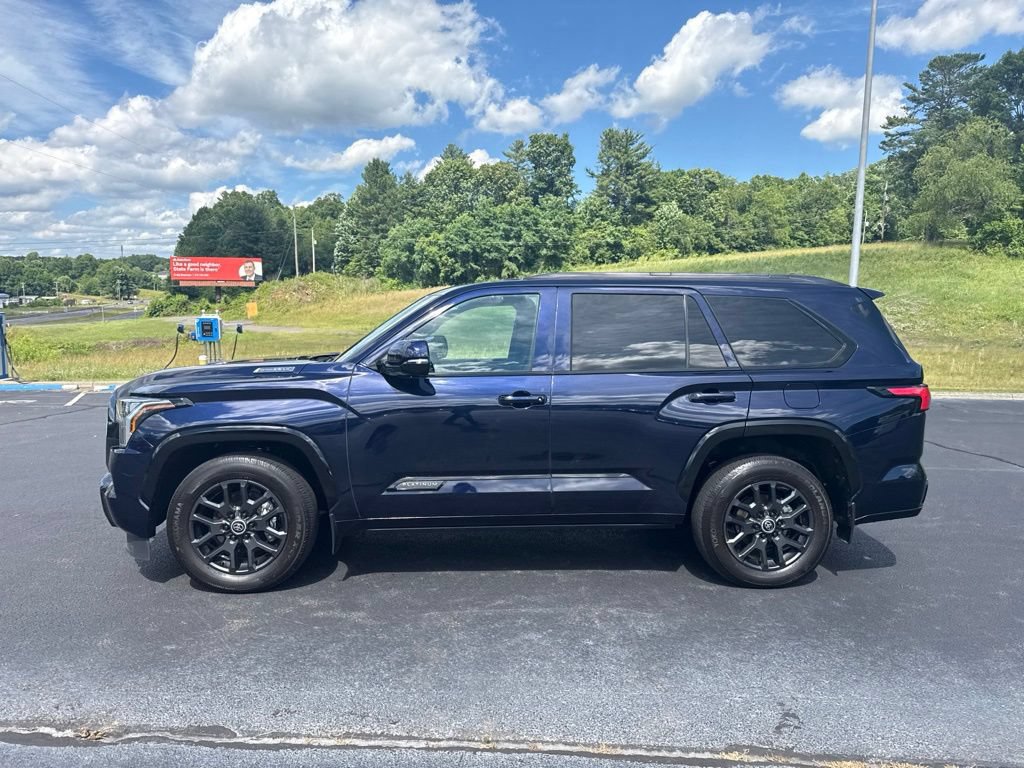 Used 2024 Toyota Sequoia Platinum AWD/4WD image 5