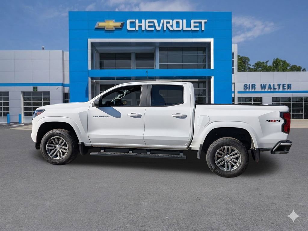 Used 2023 Chevrolet Colorado LT image 2