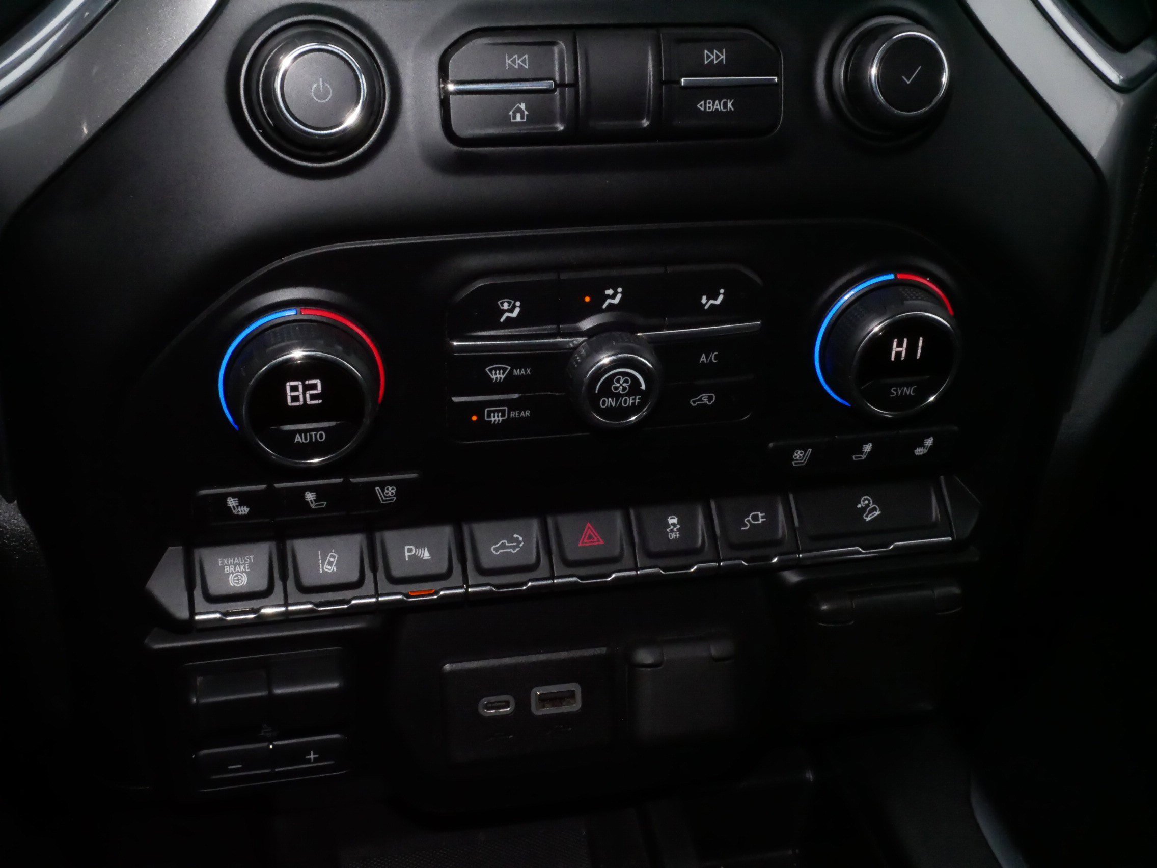 Used 2020 Chevrolet Silverado 2500 LTZ w/ LTZ Premium Package image 23