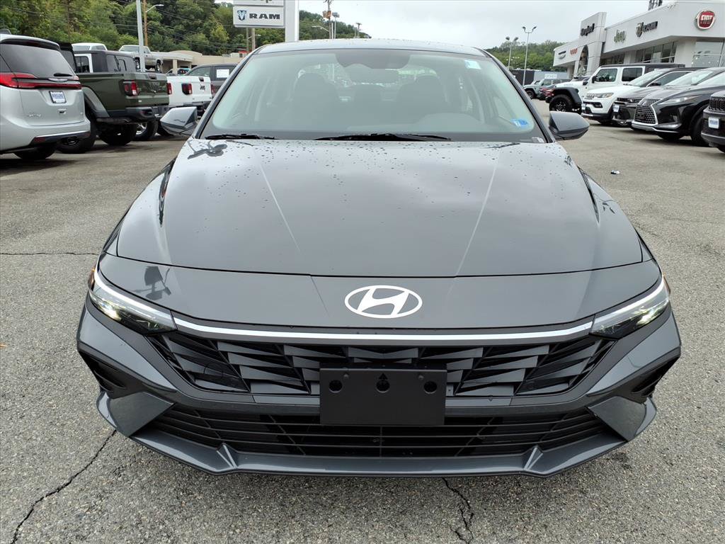 Used 2026 Hyundai Elantra SE FWD image 8