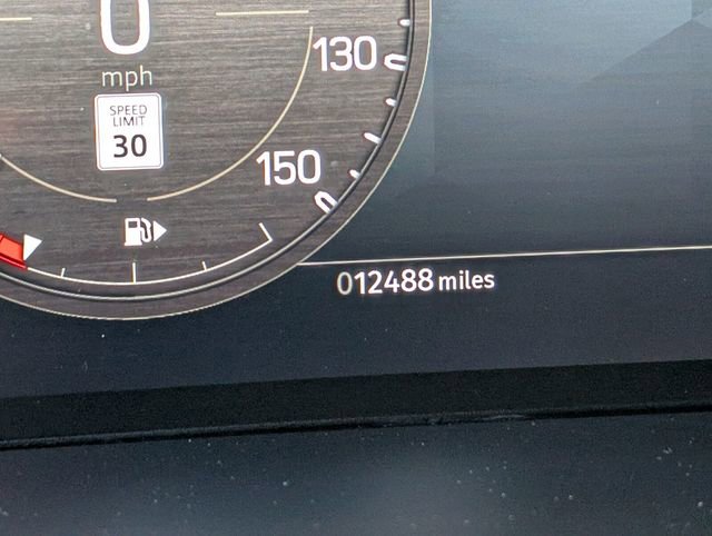 Used 2023 Land Rover Defender 130 SE image 20