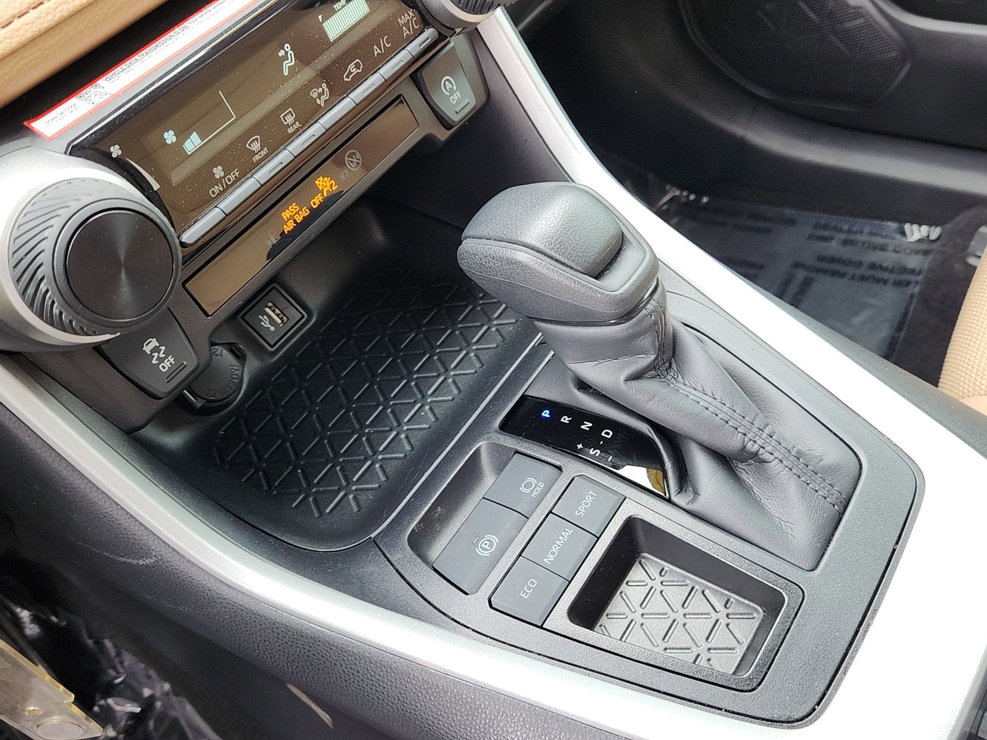 Certified 2025 Toyota RAV4 LE FWD image 16
