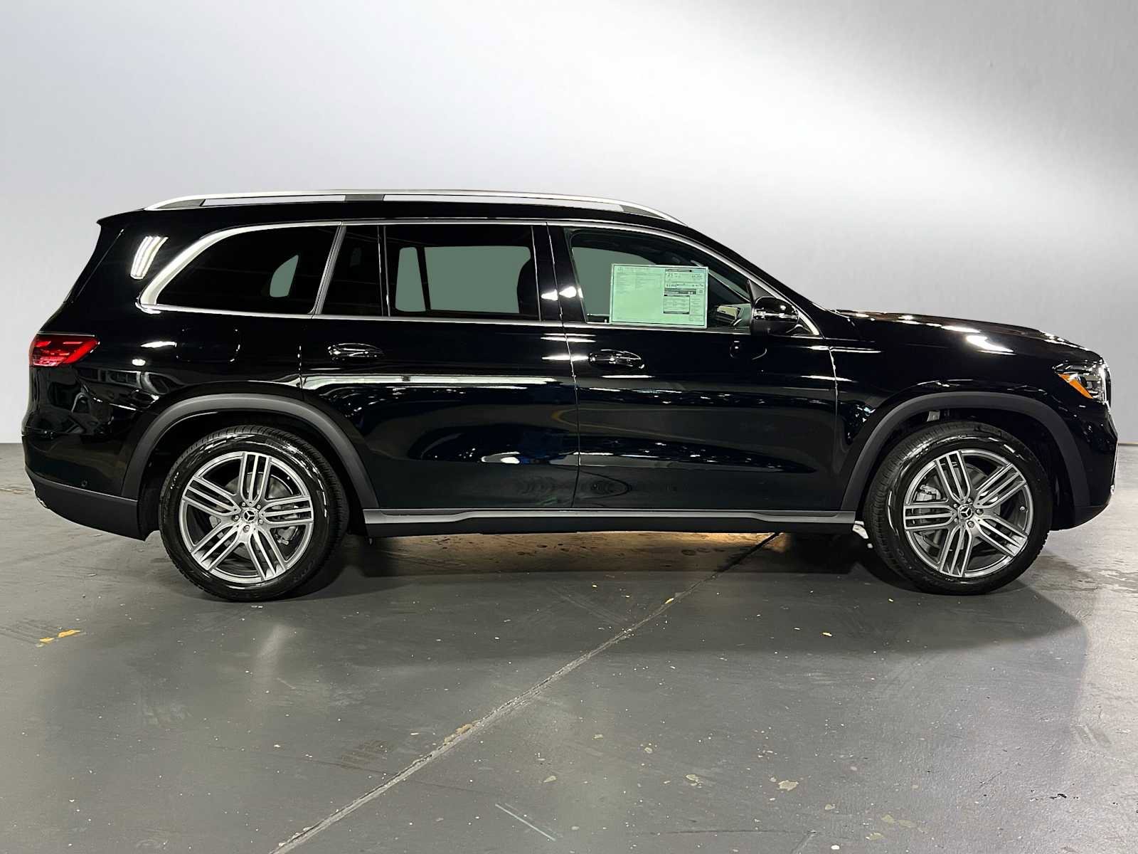 New 2026 Mercedes-Benz GLS 450 4MATIC image 2