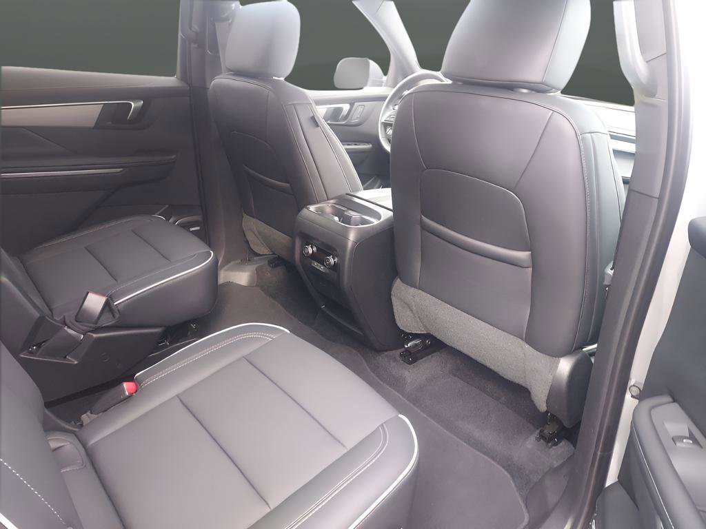Used 2025 Buick Enclave Preferred AWD/4WD image 23