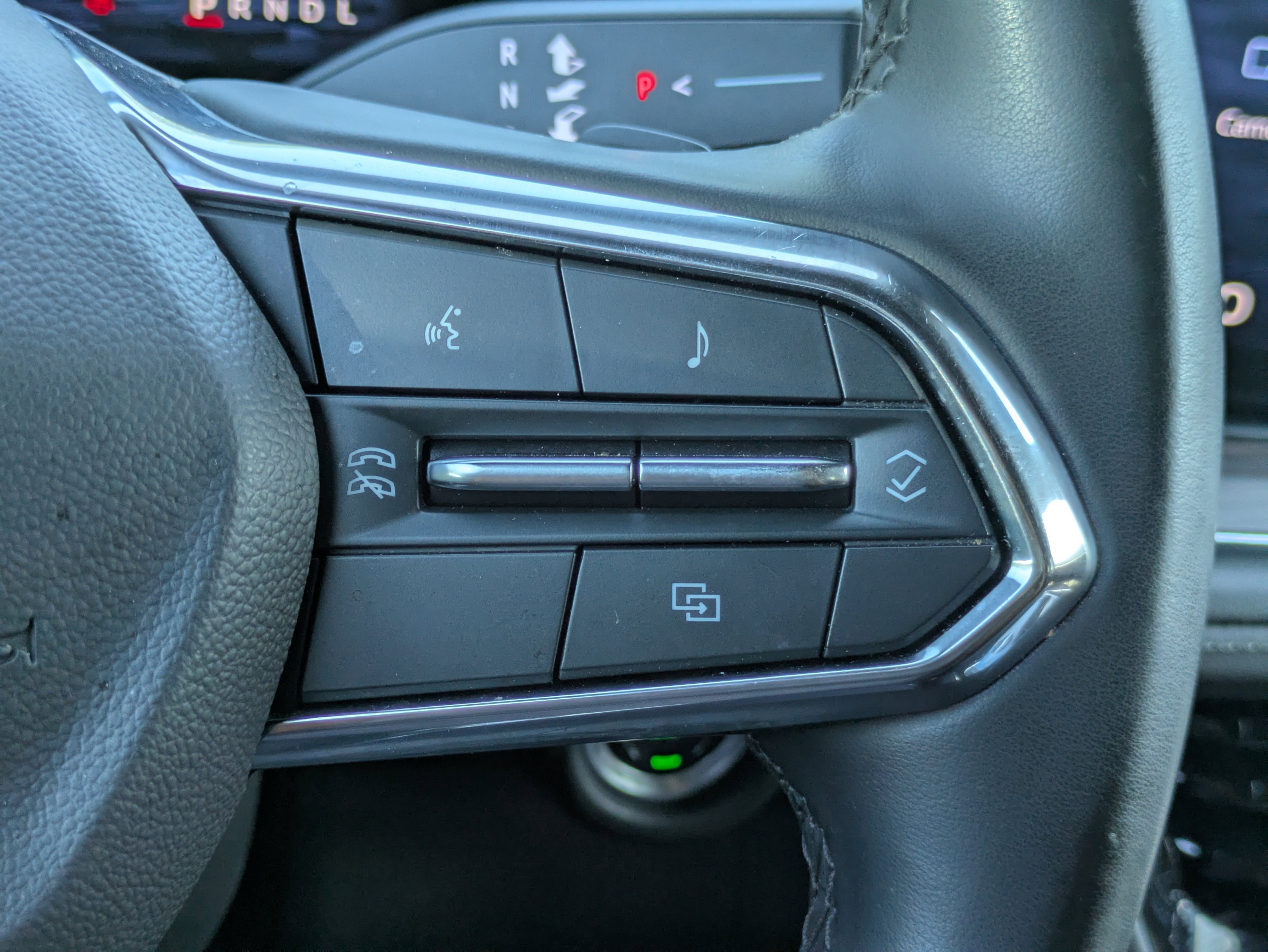 Used 2025 Chevrolet Suburban LS image 16