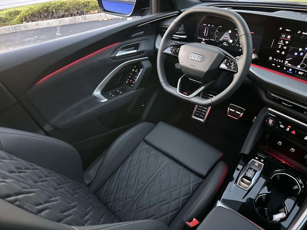 New 2025 Audi SQ5 Prestige image 29