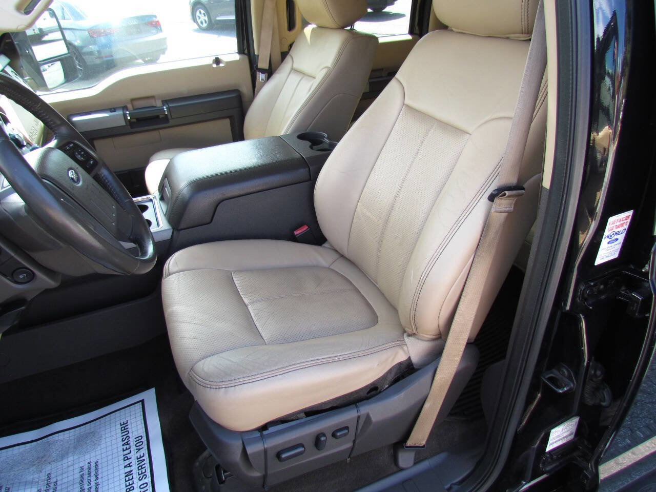 Used 2016 Ford F250 Lariat w/ Lariat Interior Package image 10