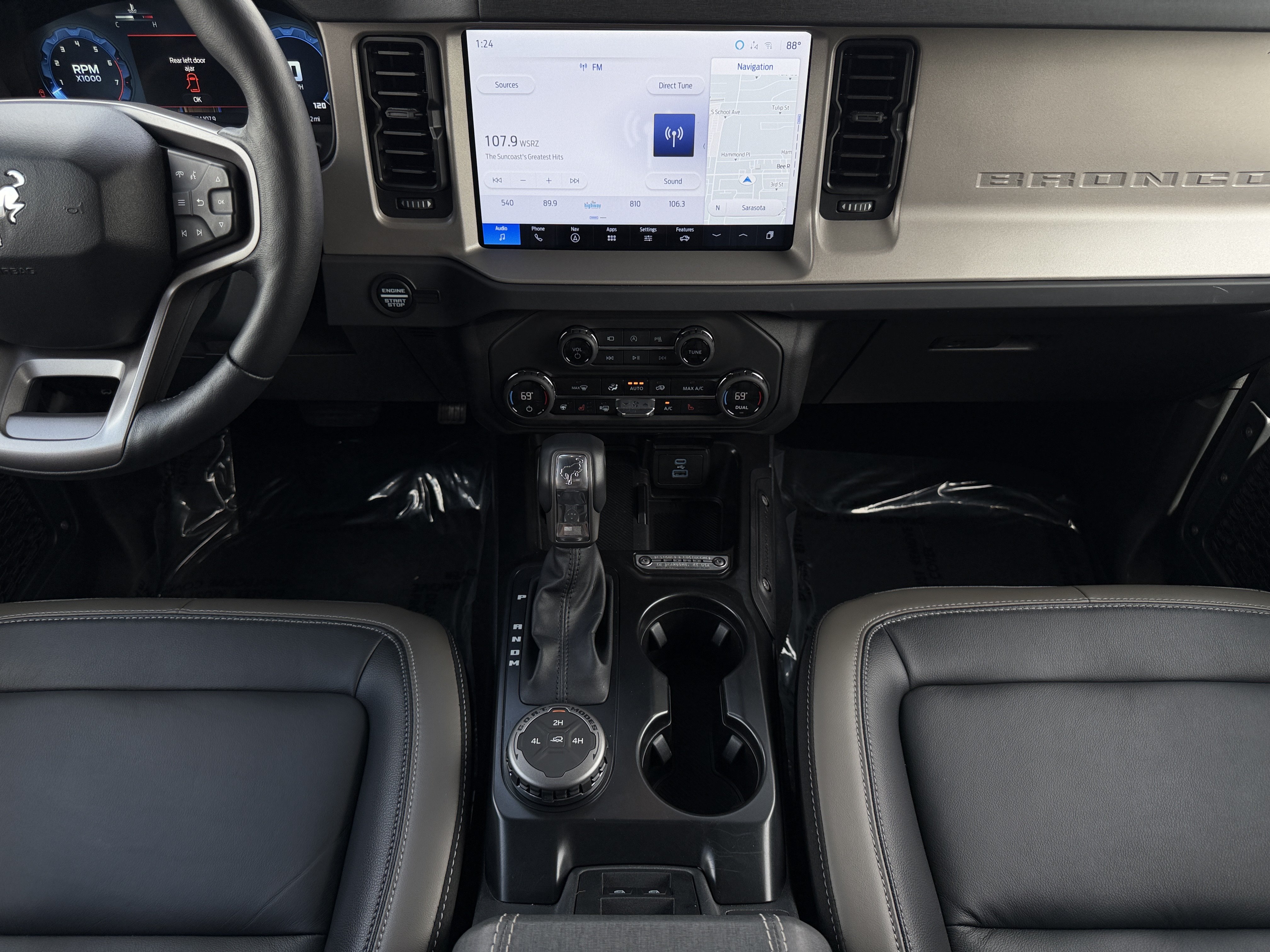 Used 2025 Ford Bronco Outer Banks AWD/4WD image 15