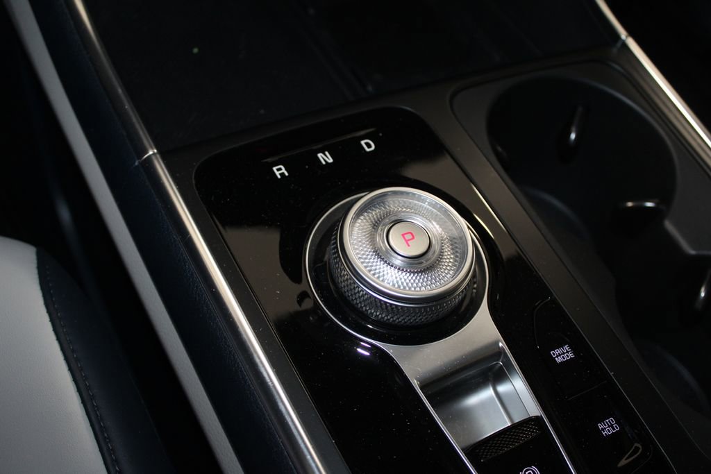 Used 2025 Kia Carnival EX image 35