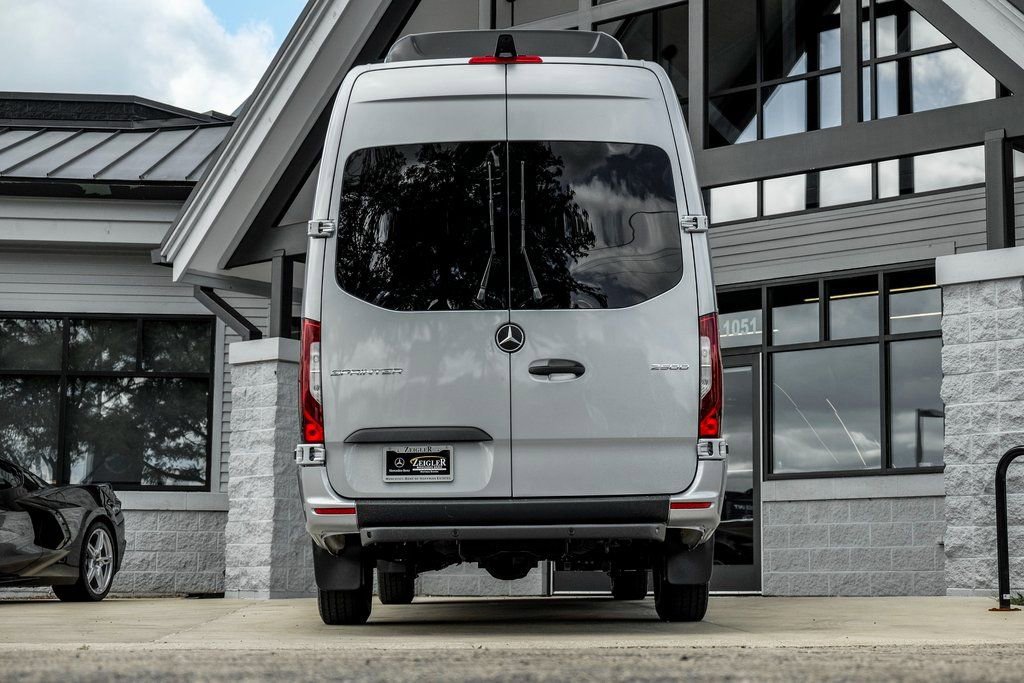 Used 2025 Mercedes-Benz Sprinter 2500 image 8