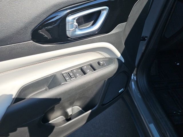 Used 2022 Jeep Compass Limited w/ Sun and Sound Group image 13