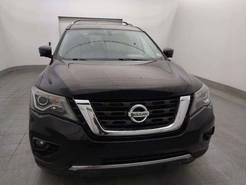 Used 2018 Nissan Pathfinder Platinum image 14