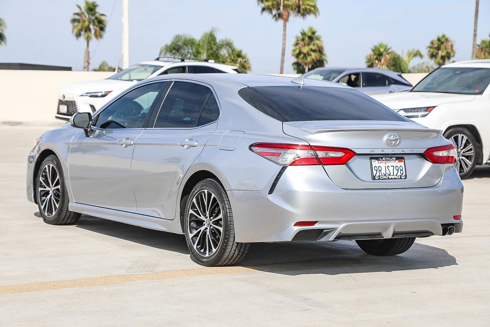 Used 2019 Toyota Camry SE FWD image 5