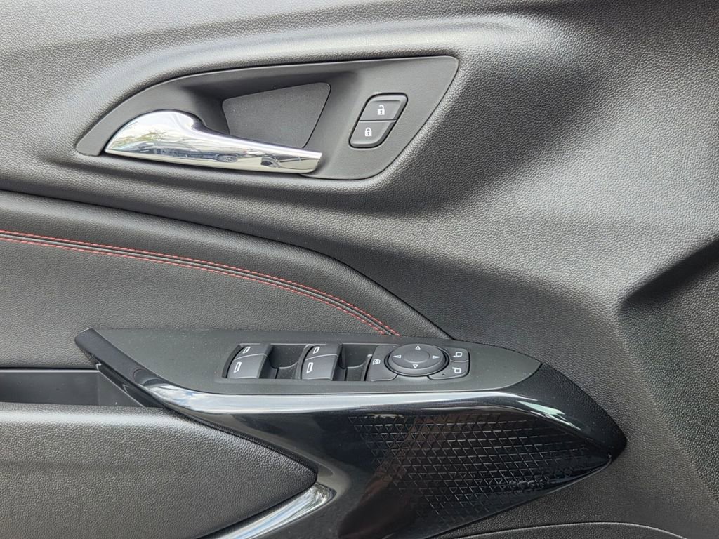 New 2026 Chevrolet Trax RS w/ Sunroof Package image 28