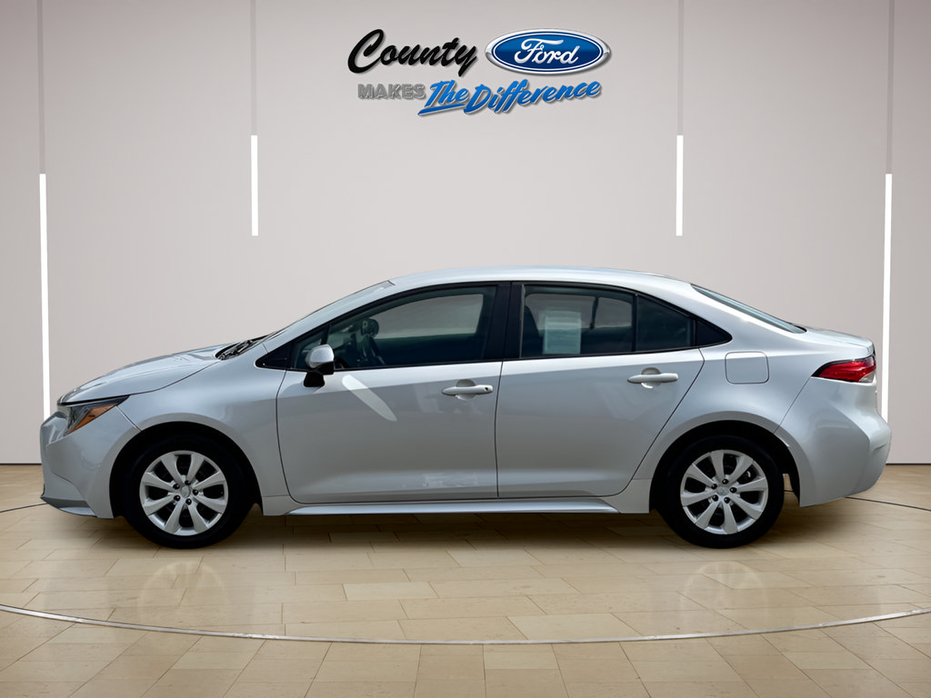 Used 2024 Toyota Corolla LE FWD image 3