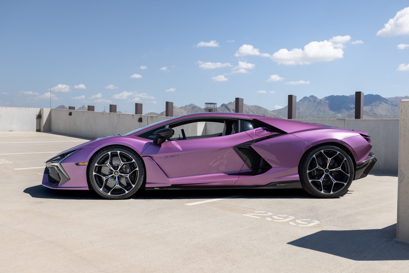 Used 2026 Lamborghini Revuelto AWD/4WD image 6