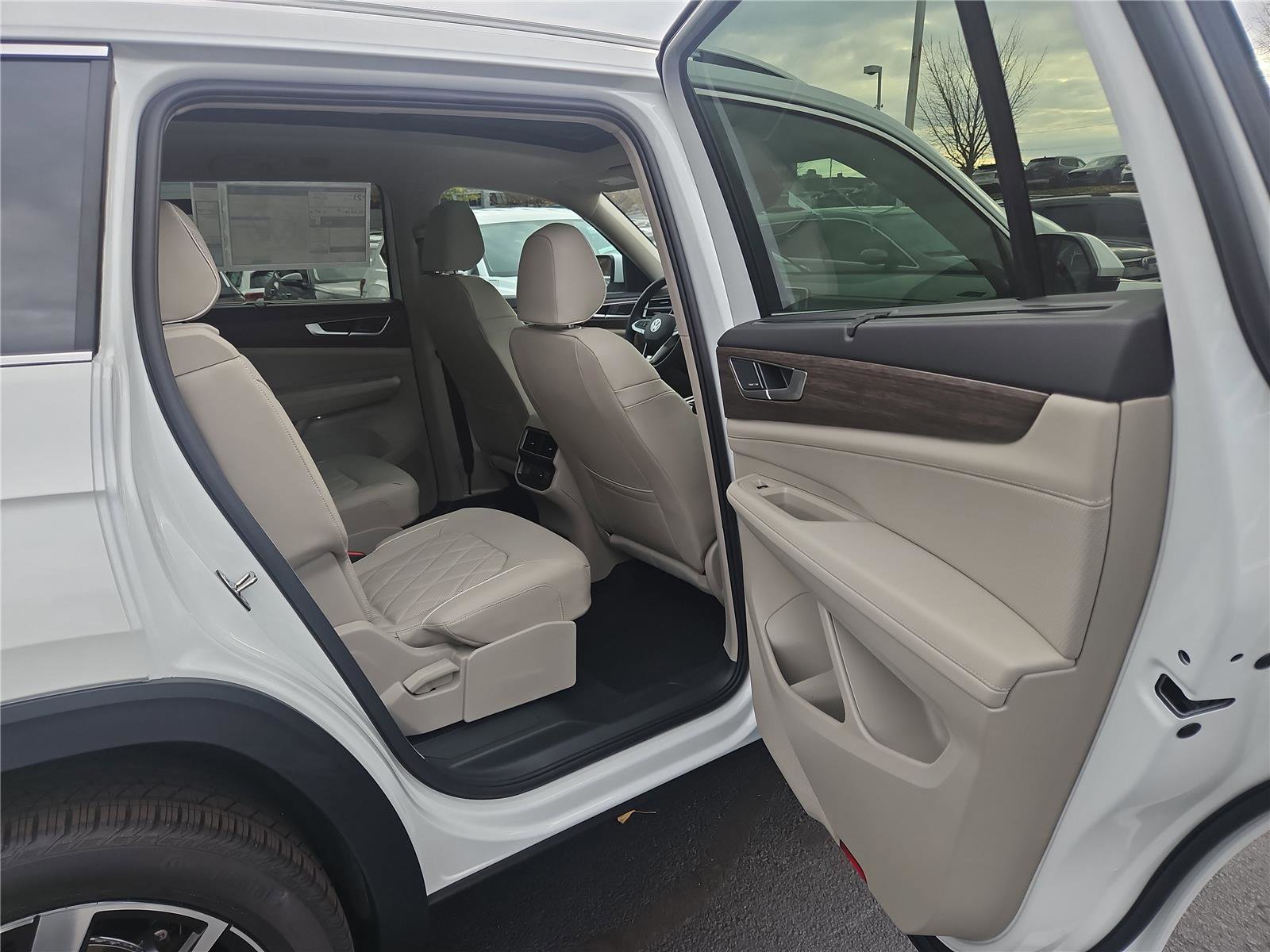 New 2026 Volkswagen Atlas SEL Premium R-Line image 30