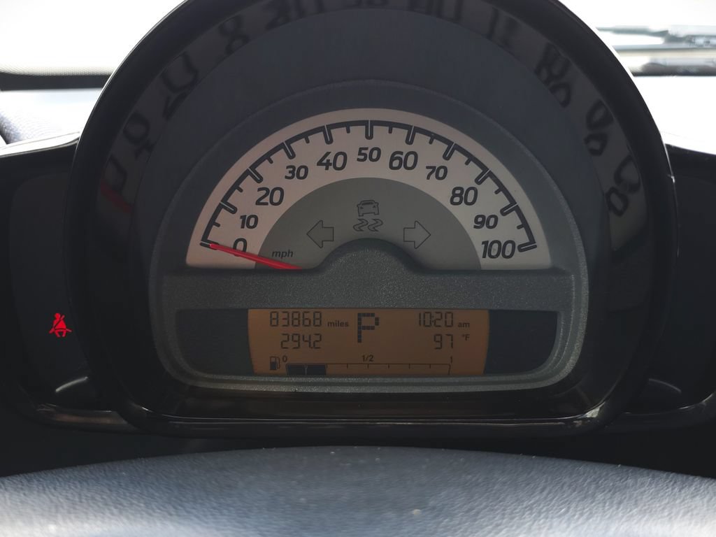 Used 2013 smart fortwo pure RWD image 16