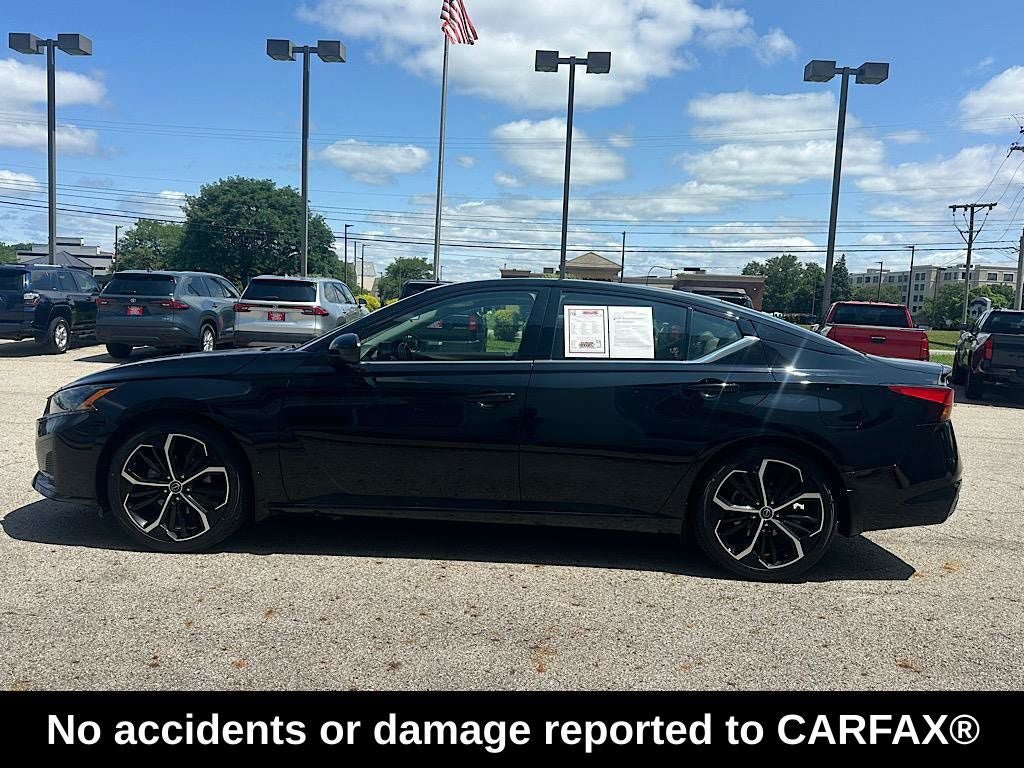 Used 2023 Nissan Altima 2.5 SR w/ SR Premium Package FWD image 2