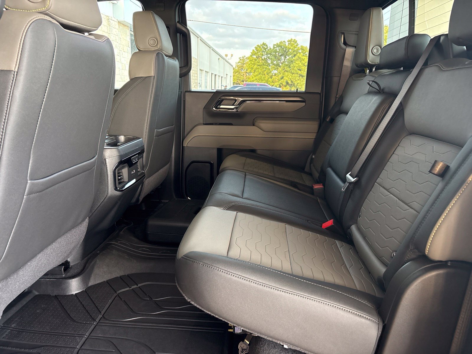 New 2026 Chevrolet Silverado 2500 ZR2 AWD/4WD image 18